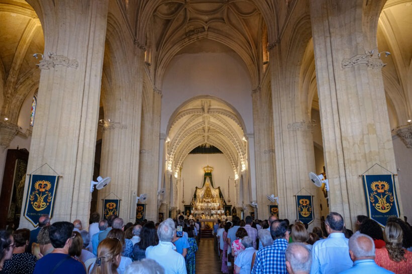 Solemnes Cultos de agosto donde fieles disfrutan de la compañía de su patrona.