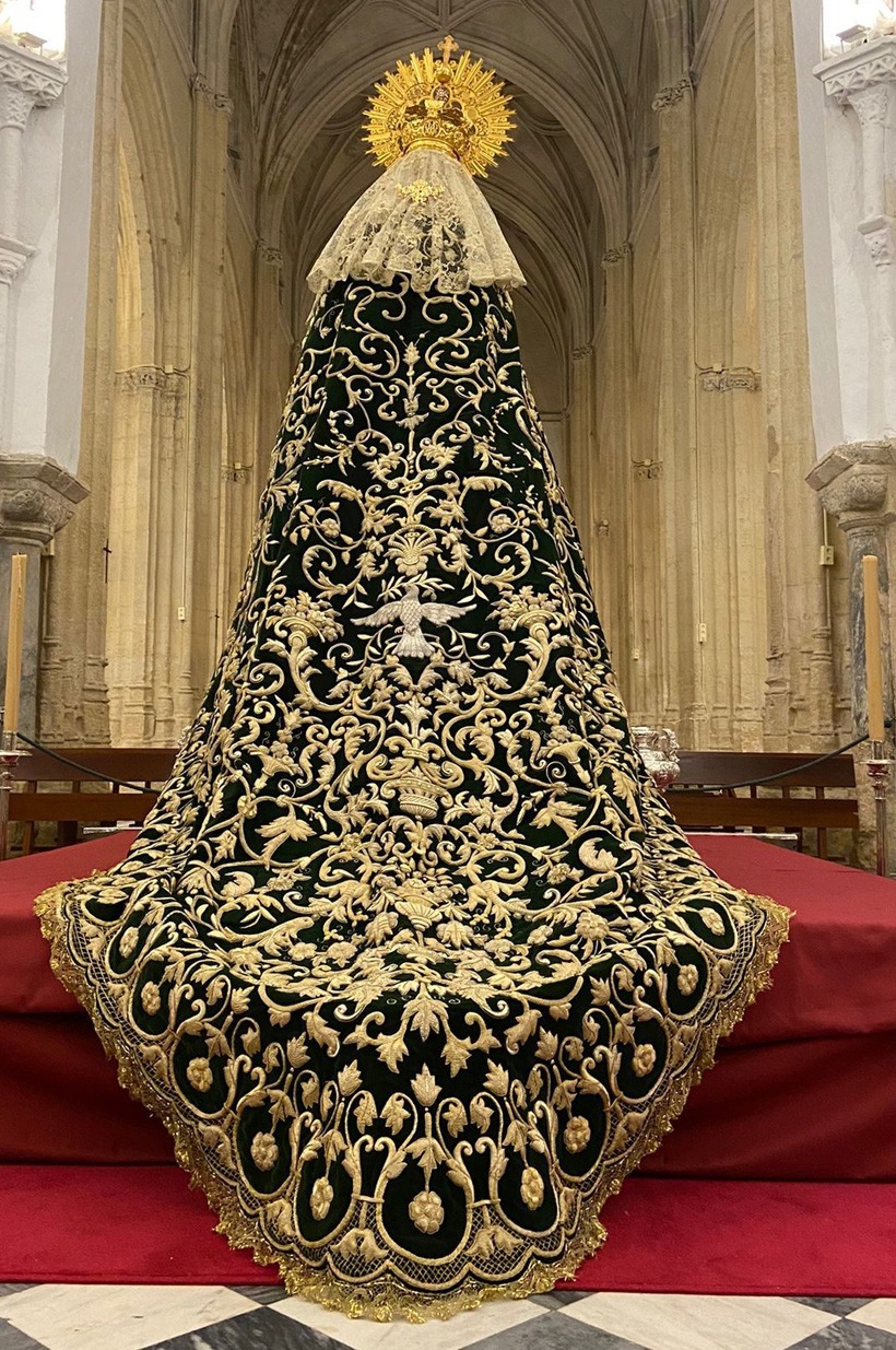 Manto procesional del 15 de agosto.